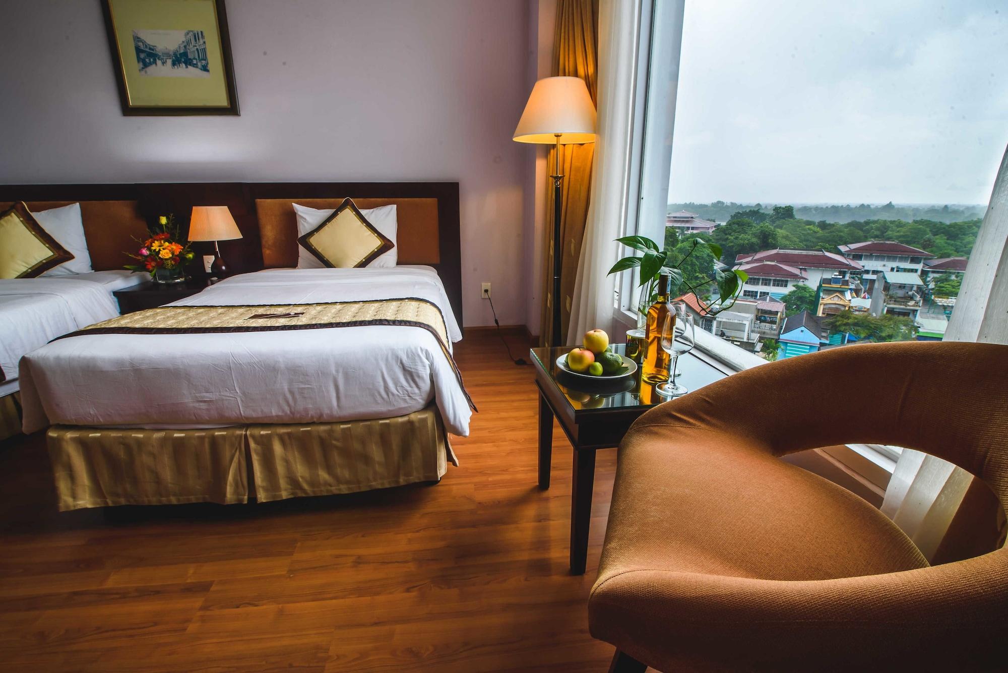 Mondial Hotel Hue Exteriör bild