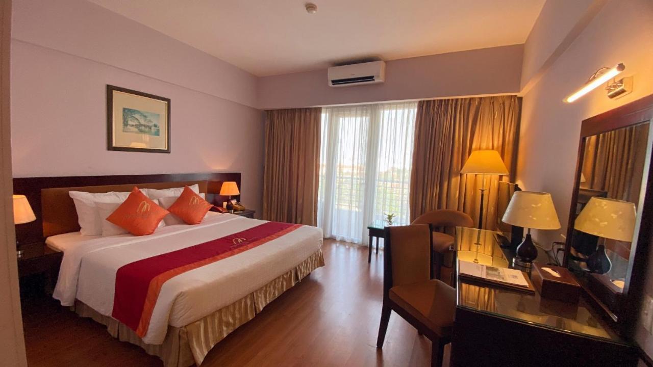 Mondial Hotel Hue Exteriör bild