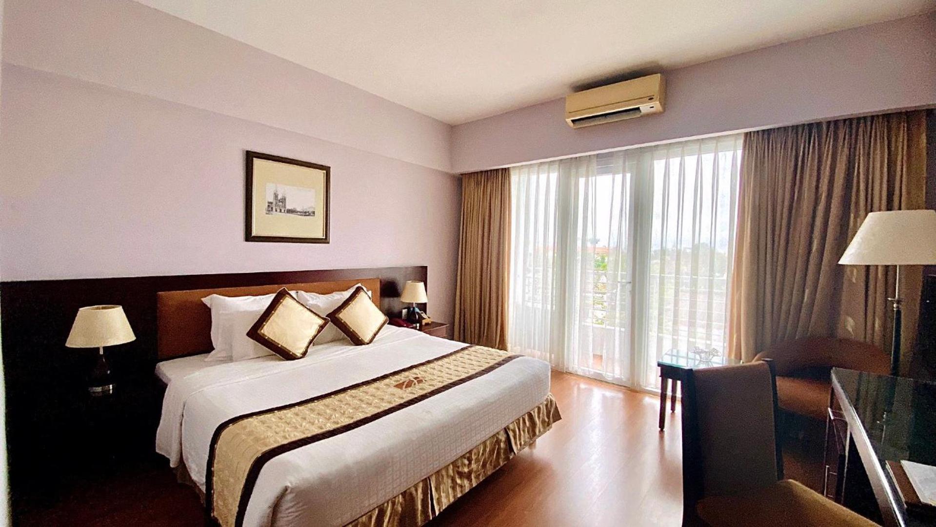 Mondial Hotel Hue Rum bild