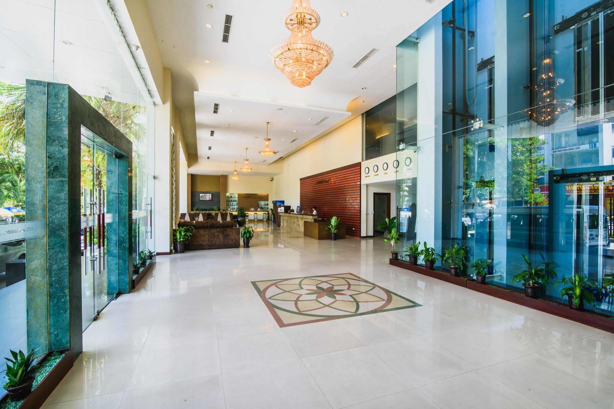 Mondial Hotel Hue Exteriör bild